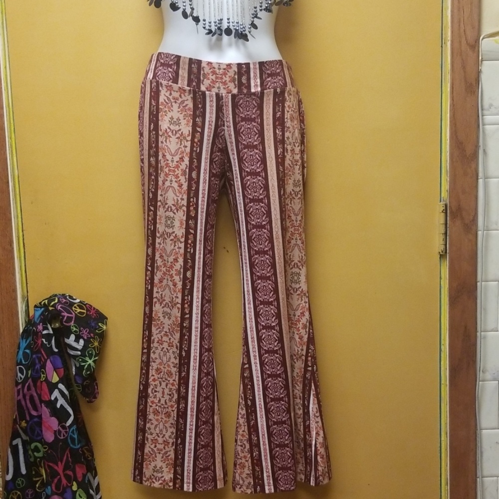 So cool and cute flare leg pants - Picture 2 of 8